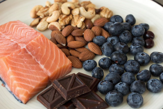 뇌 건강 지키는 '브레인 푸드' 5선
치매 예방 효과 입증된 핵심 식품들