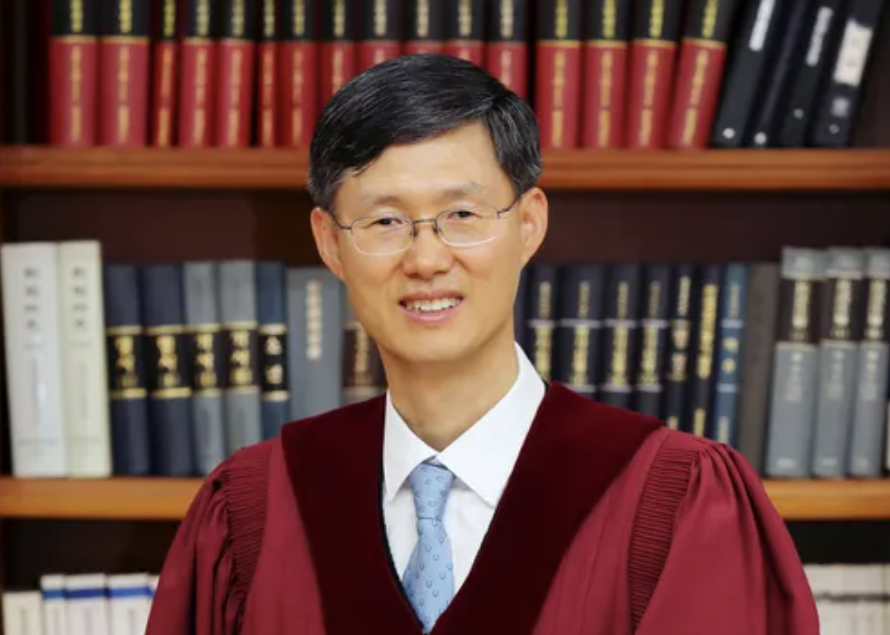 문형배 첫 책 출간..."일상의 탄핵할 수 없는 것들에 대하여"