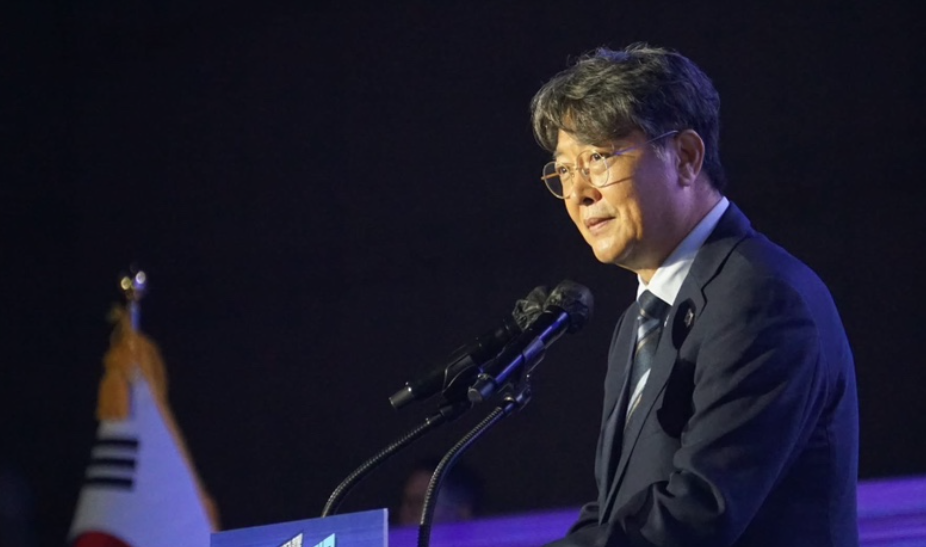 민주당, 이춘석 전격 제명…후임 법사위원장에 추미애